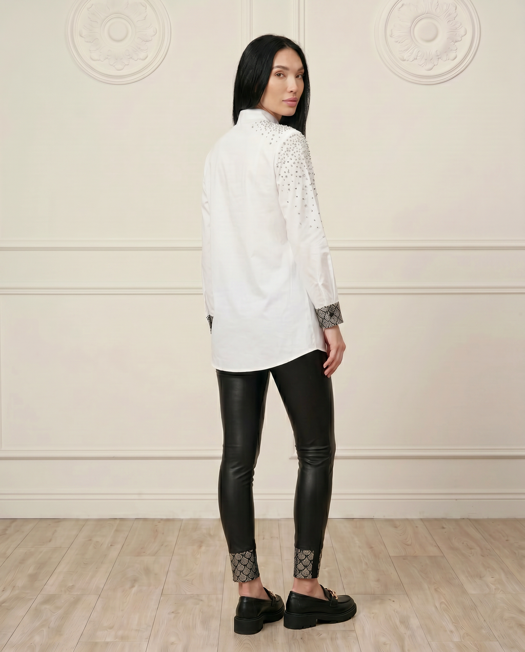 ROMAR Crystal and Scale shirt and leggings set featuring a stylish jacket with shimmering details and matching leggings.